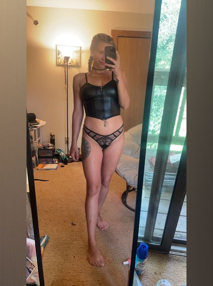 notyouraveragegirl16 OnlyFans picture