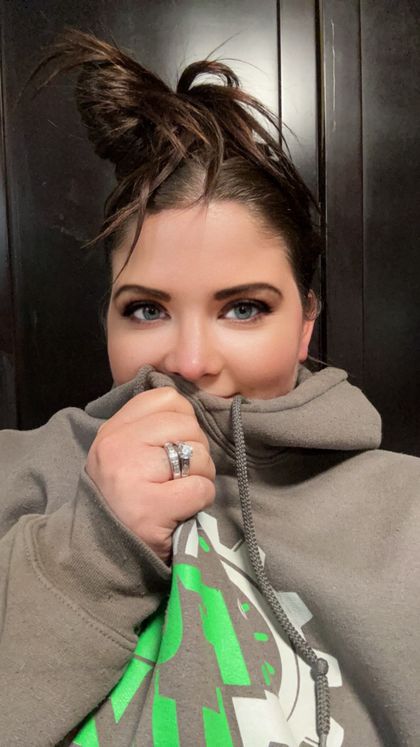 shymomofthreevip OnlyFans picture