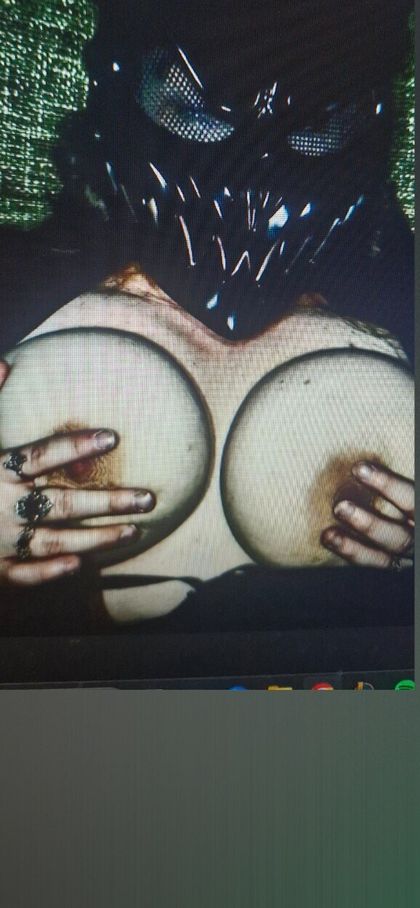 cryptine OnlyFans picture