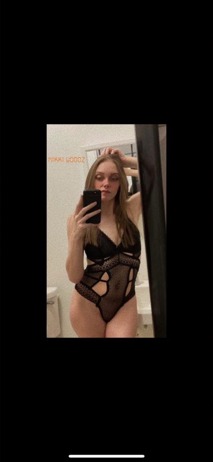 nikkiwoodz98 OnlyFans picture