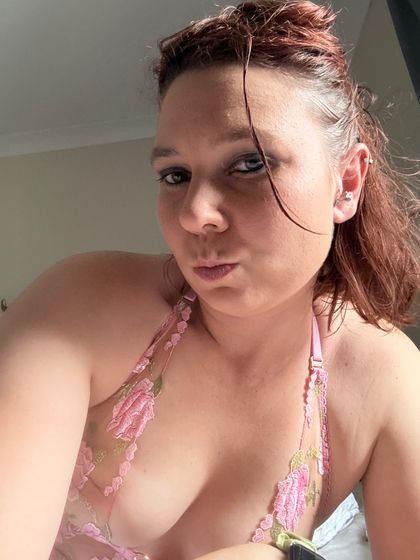 twobrokefeet23 OnlyFans picture