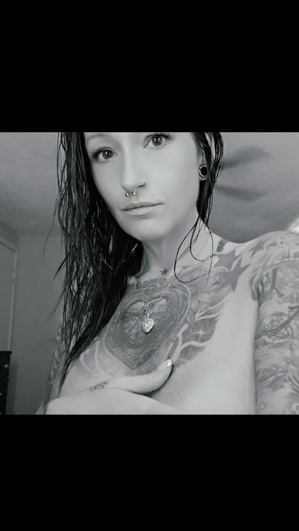 glitterguts313 OnlyFans picture