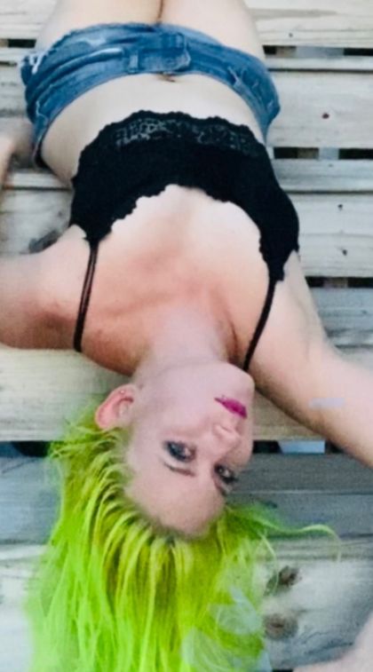 peachesisastonedfruit OnlyFans picture
