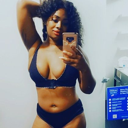elleking1 OnlyFans picture