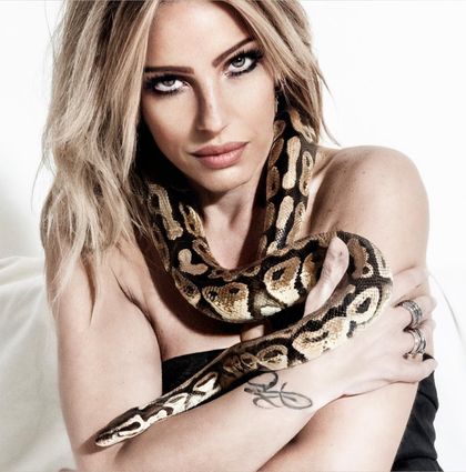 eva_and_the_snake OnlyFans picture