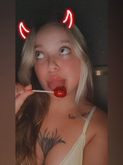 nevaehadamsofficial OnlyFans picture