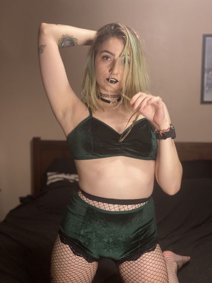 manicmondae OnlyFans picture