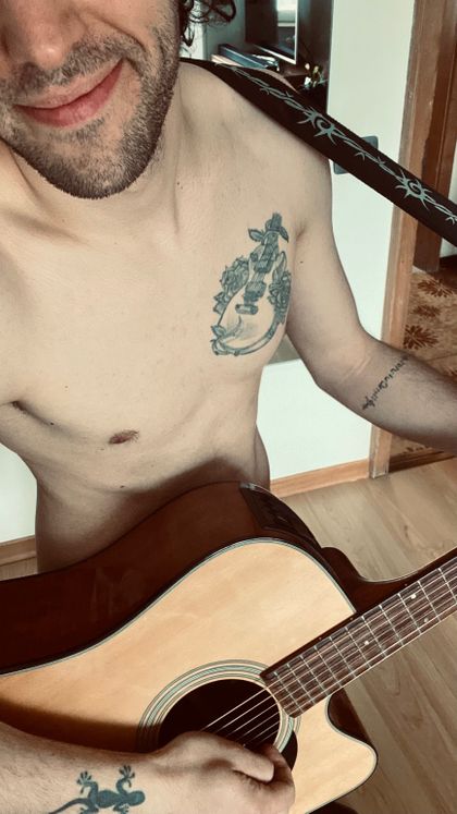 greensinger OnlyFans picture