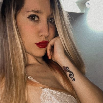angielatinaa OnlyFans picture