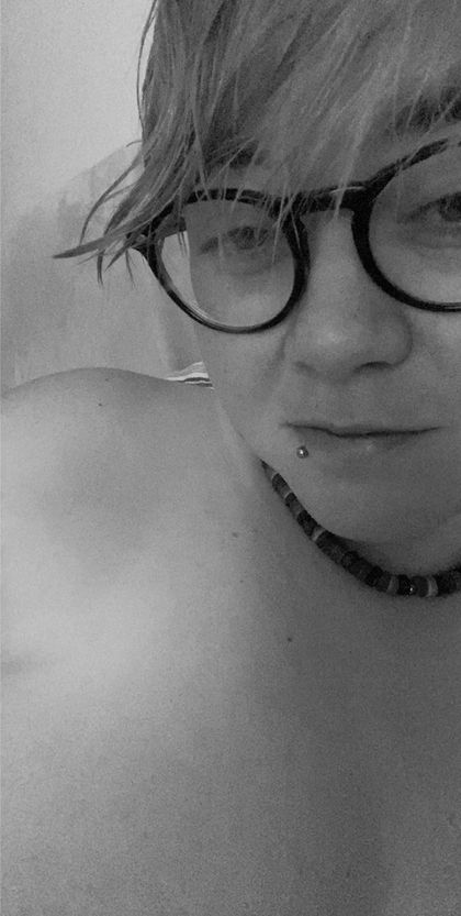 lesbo1986 OnlyFans picture