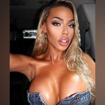nikoletas2hot OnlyFans picture