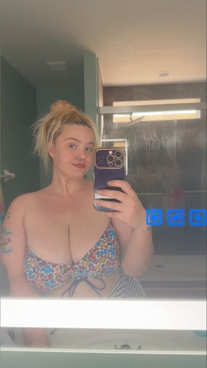 solitaryqueen OnlyFans picture