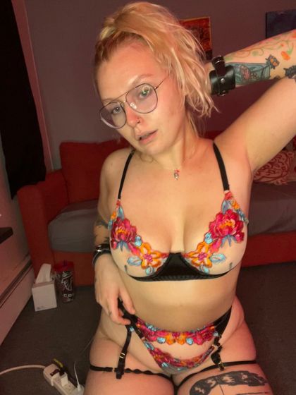 flowers1ut OnlyFans picture