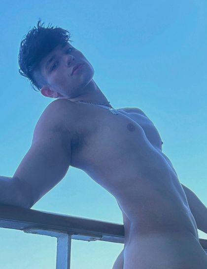 ashtonadamsx OnlyFans picture