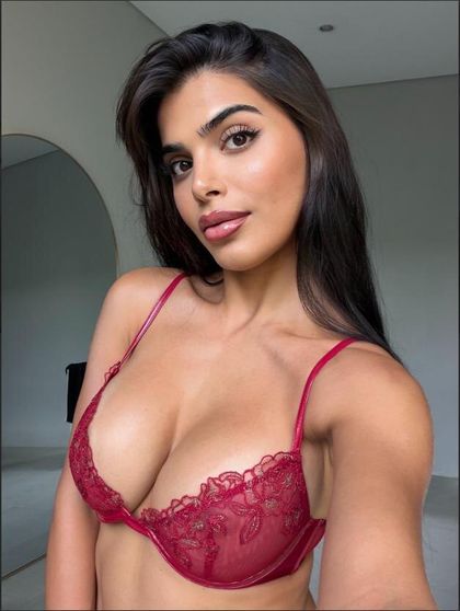 just.nayab OnlyFans picture