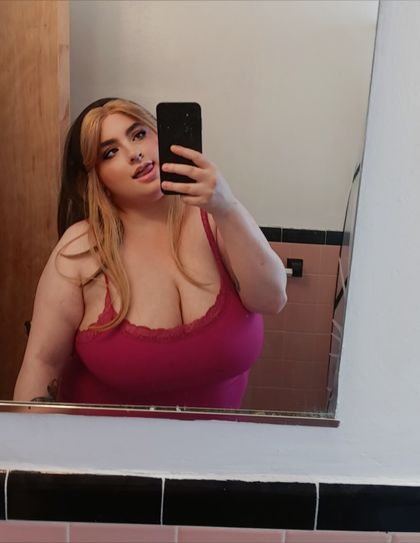 sweetpeachlauren OnlyFans picture