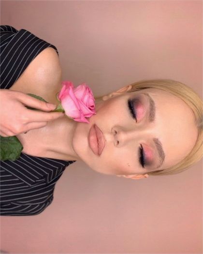essenial OnlyFans picture