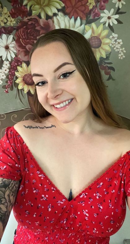 yellowrosetatt OnlyFans picture