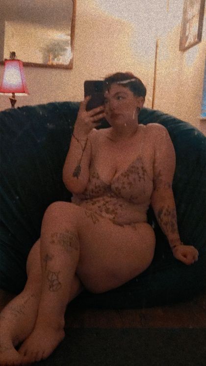 damageddaphne OnlyFans picture