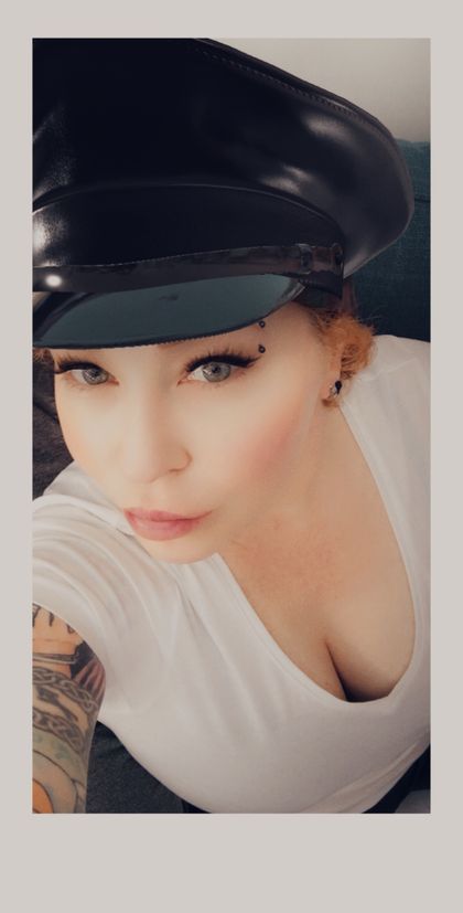 ladybrenia OnlyFans picture