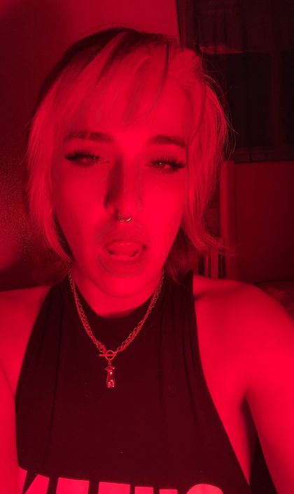 queenhazeleyes OnlyFans picture