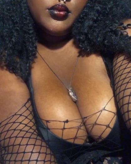 weirdhoochiemama OnlyFans picture