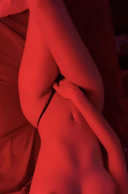 elliemoonluv OnlyFans picture