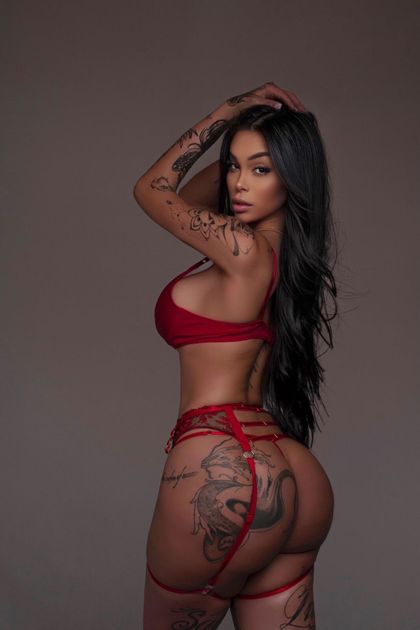onlysaraluna OnlyFans picture