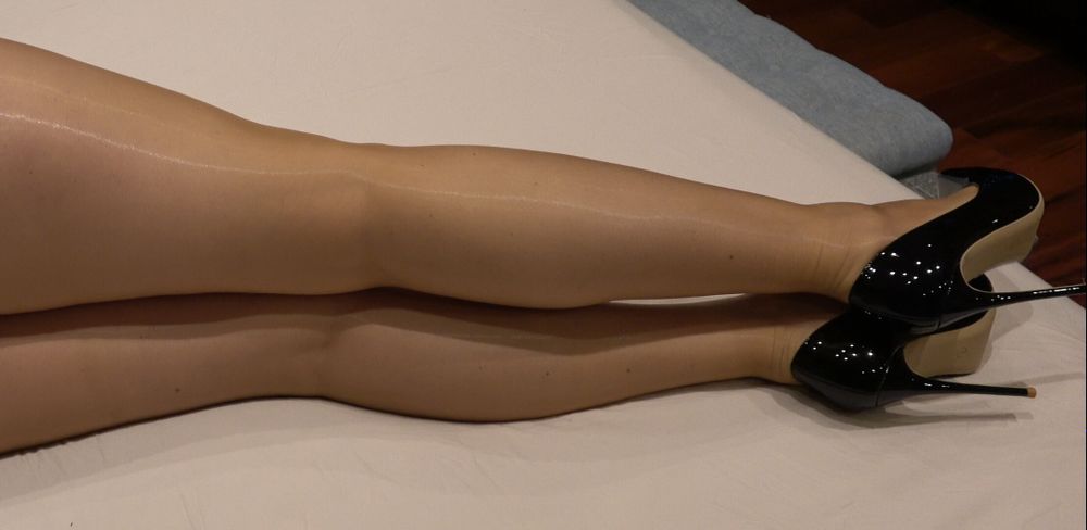 shiny_pantyhose OnlyFans profile picture