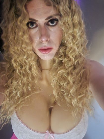elisetg OnlyFans picture