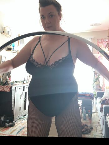 Hot Hula Hooping with Helga