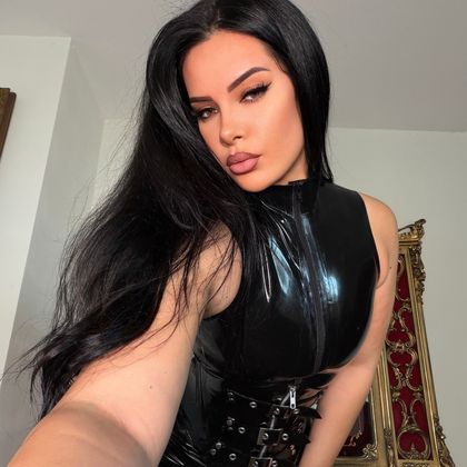 missnerezza OnlyFans picture