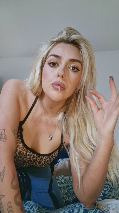 your-goddess-sofie OnlyFans picture