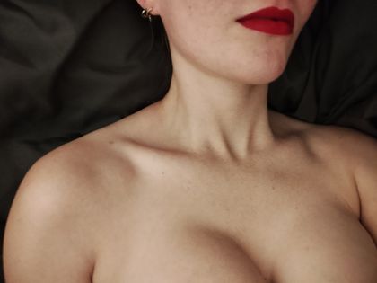 pillowprincessellie OnlyFans picture
