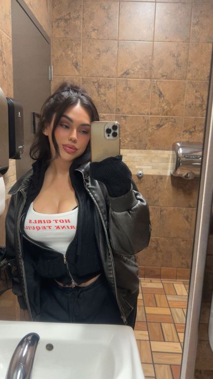 xovanessalopez OnlyFans picture