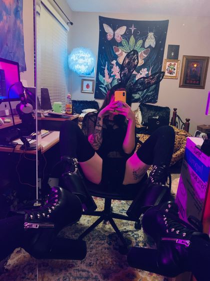 ash-charlotte OnlyFans picture