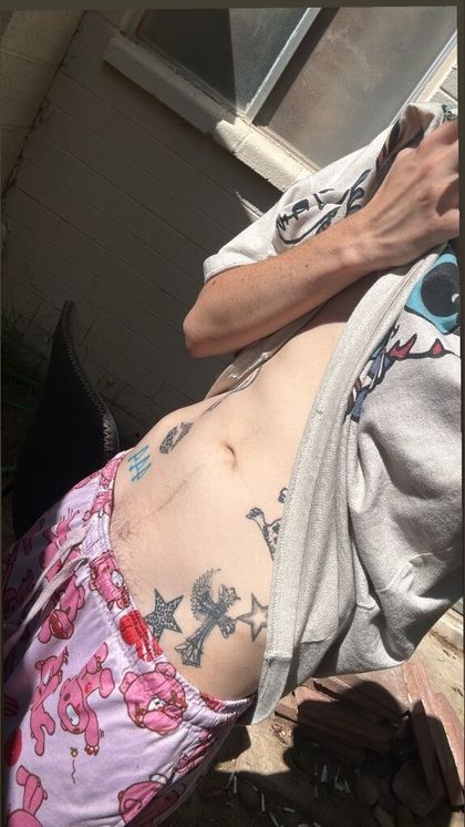below.romeo OnlyFans picture