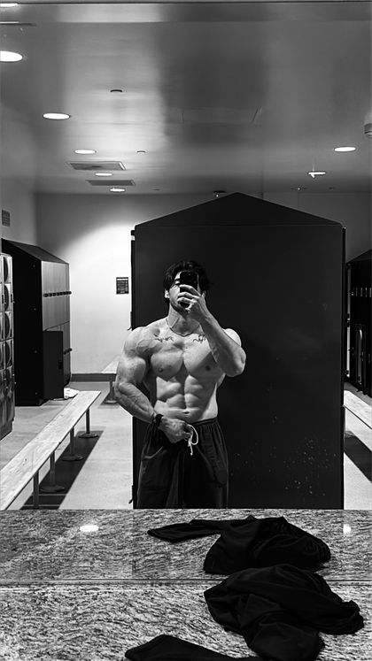 tokenedfit OnlyFans picture