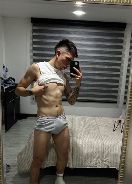 estebanghi OnlyFans picture