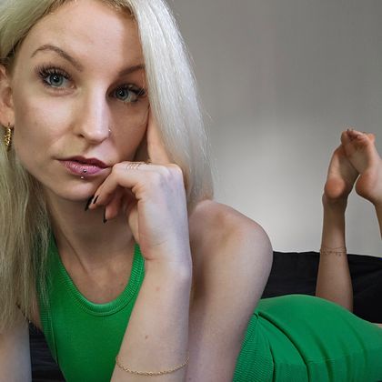 Best Hot Feetofeli OnlyFans Accounts | FansMetrics.com