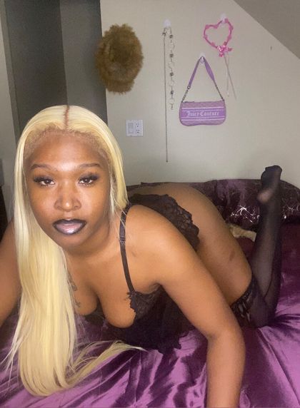 shesblasian OnlyFans picture