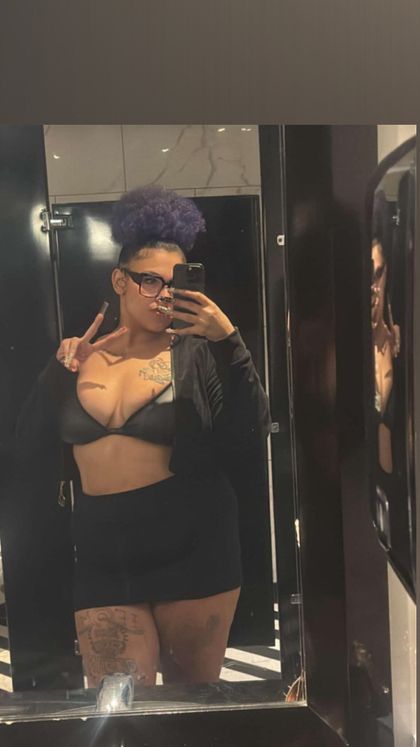 yurfavmilfkaandii OnlyFans picture