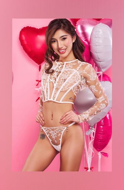 claratrinity OnlyFans picture