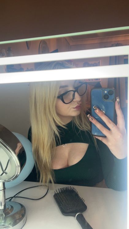 chlo.n OnlyFans picture