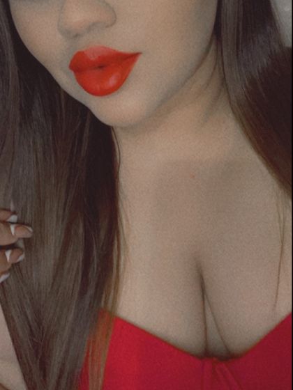 shimmery OnlyFans picture