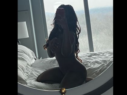 azolla OnlyFans picture