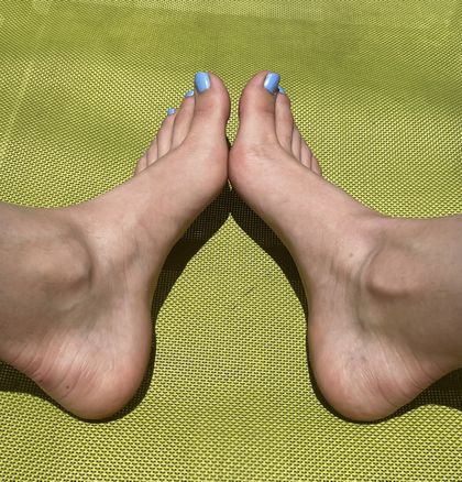 cutetoes_n_rainbows OnlyFans picture