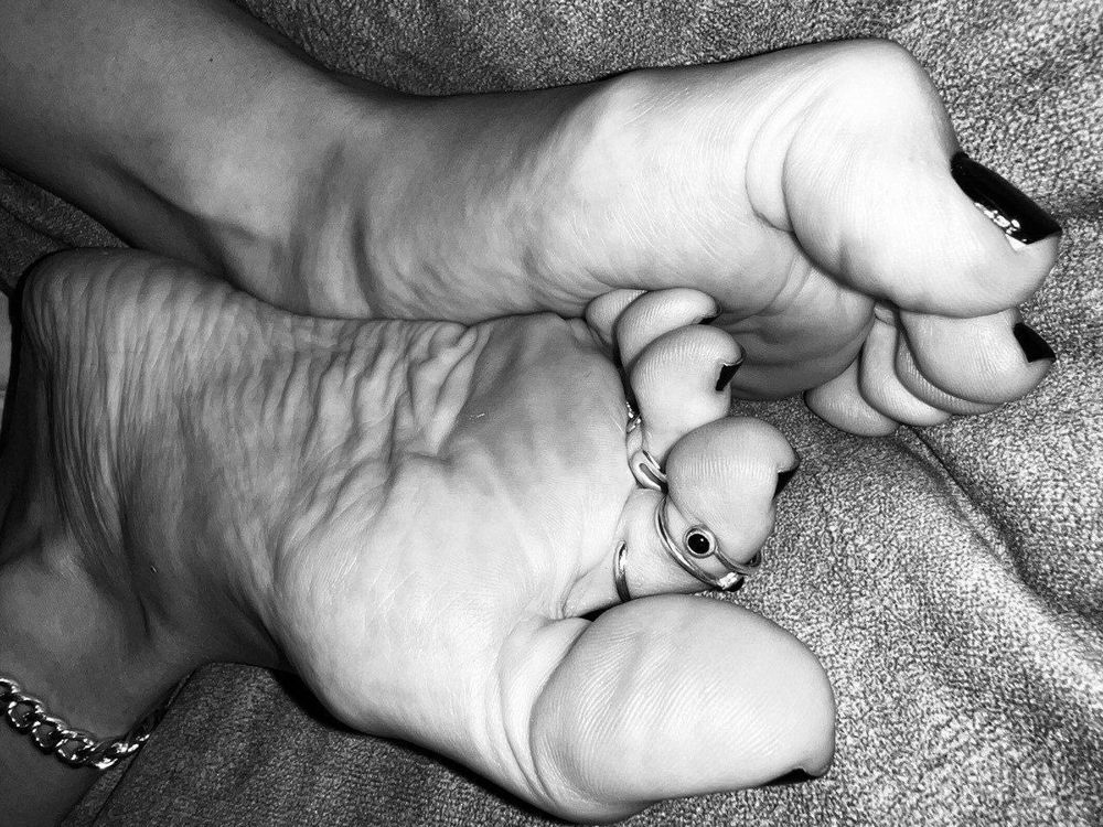 toohotfeetforyoubasic OnlyFans profile picture