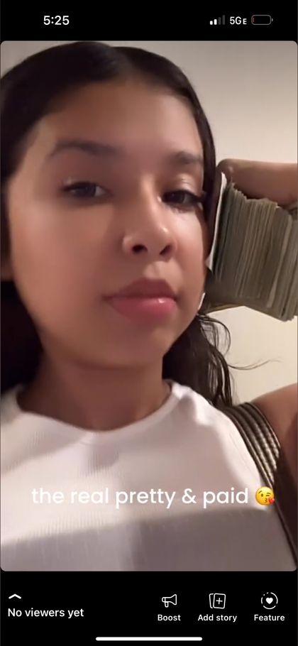 playgirlyari OnlyFans picture