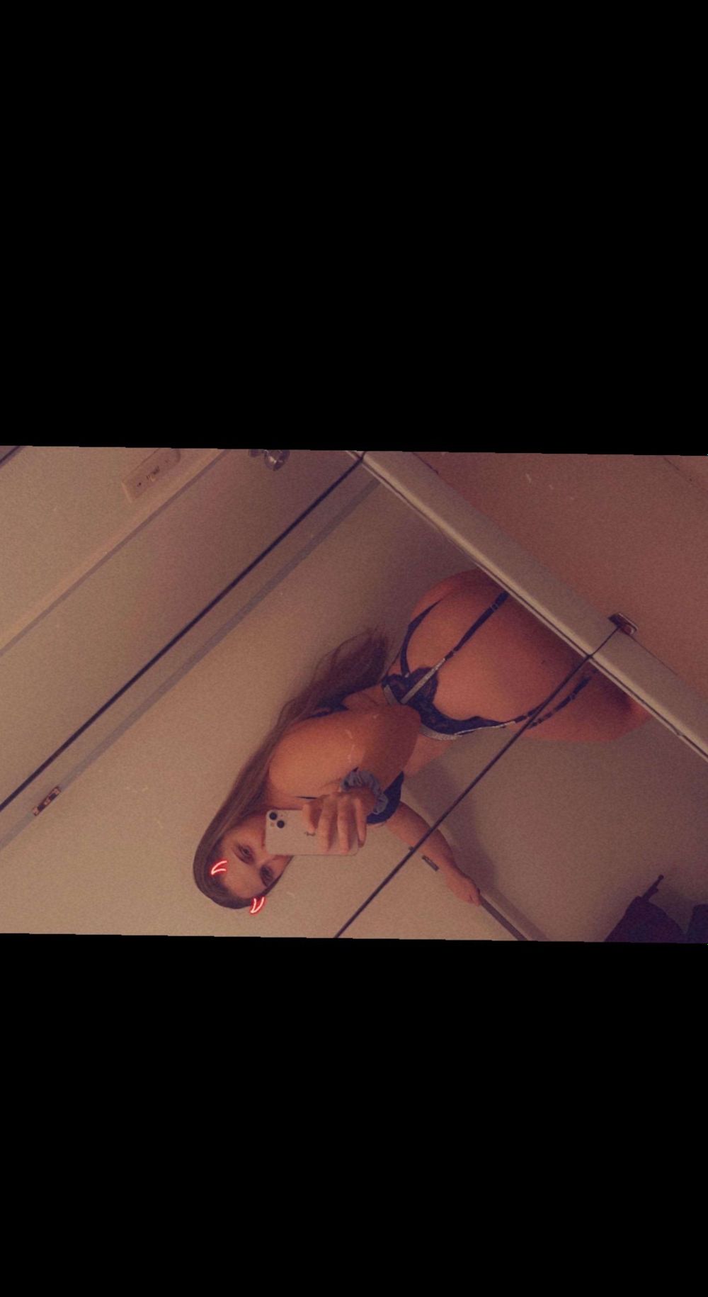 favorite.snow.bunny OnlyFans profile picture